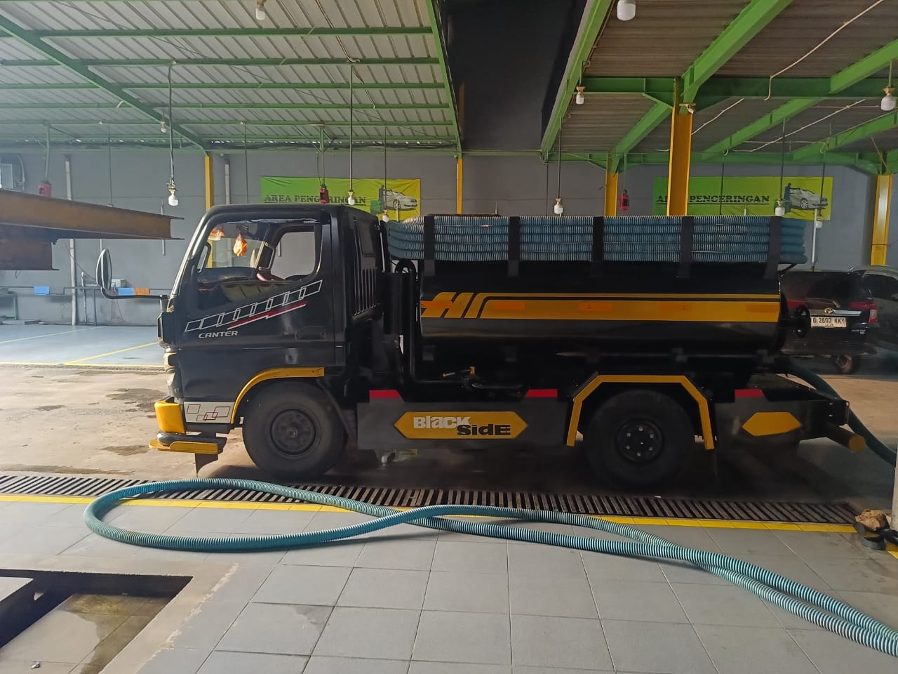 Sedot septic tank penuh